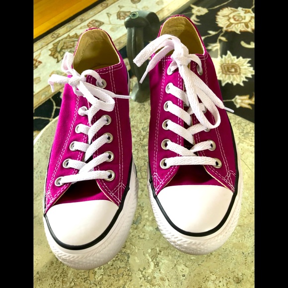 SOLD - Converse W-8, ChuckTaylor All Star Sneakers - Picture 1 of 9